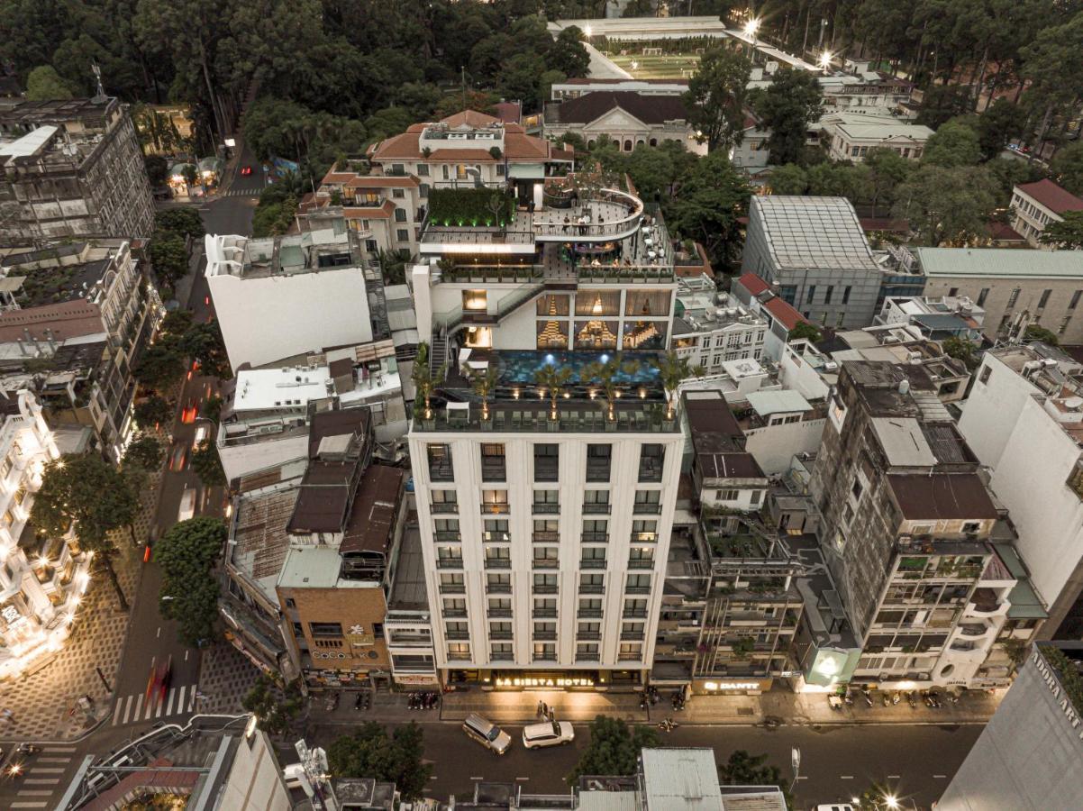 Hotel La Siesta Premium Saigon Ho-Chi-Minh-Stadt Exterior foto Aerial view of the hotel