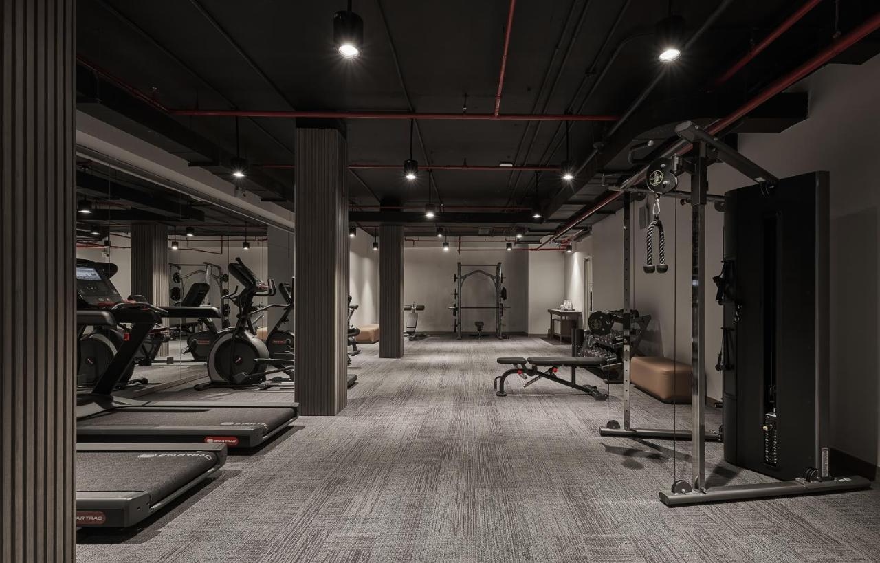 Hotel La Siesta Premium Saigon Ho-Chi-Minh-Stadt Exterior foto The gym at the hotel