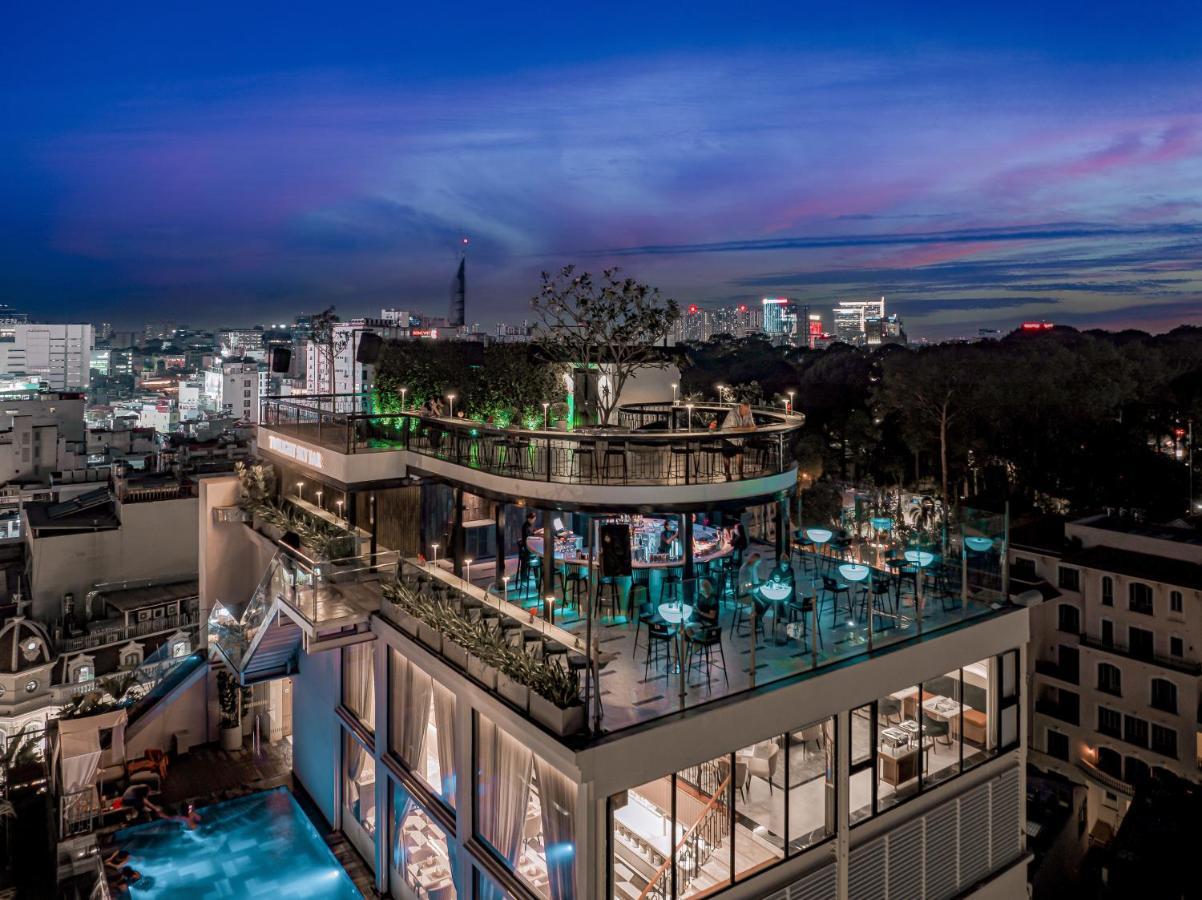 Hotel La Siesta Premium Saigon Ho-Chi-Minh-Stadt Exterior foto The rooftop bar at the Mandarin Oriental, Paris