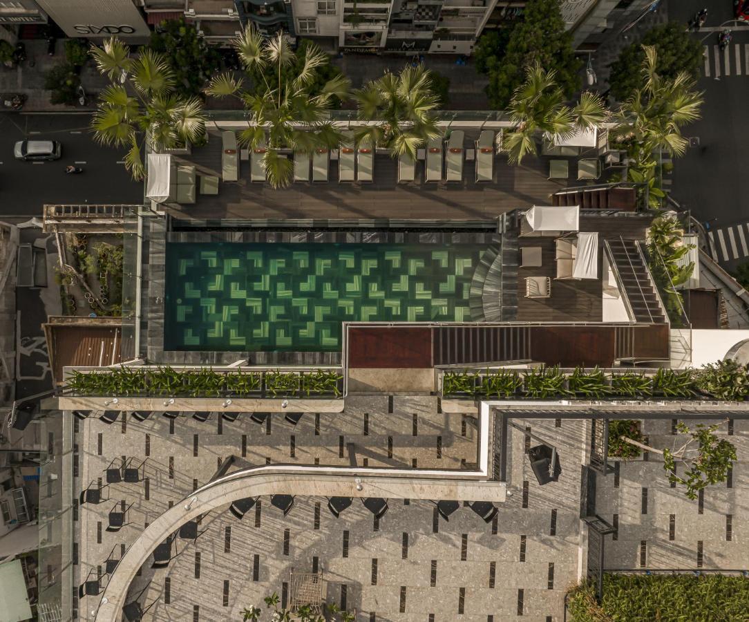 Hotel La Siesta Premium Saigon Ho-Chi-Minh-Stadt Exterior foto The rooftop pool at The Standard East Village