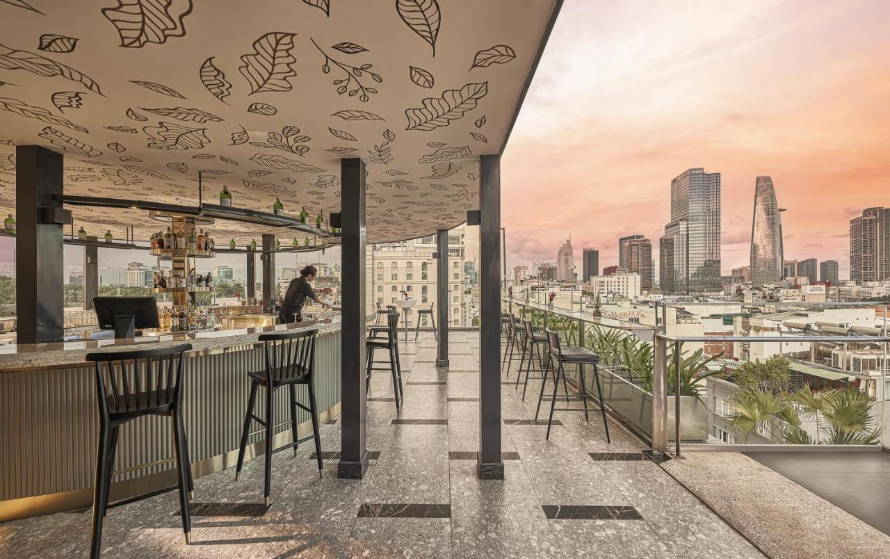 Hotel La Siesta Premium Saigon Ho-Chi-Minh-Stadt Exterior foto The rooftop bar