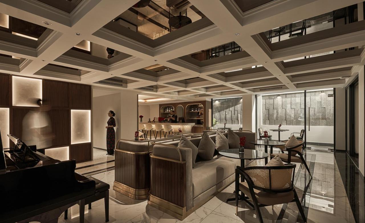 Hotel La Siesta Premium Saigon Ho-Chi-Minh-Stadt Exterior foto The interior of the lounge